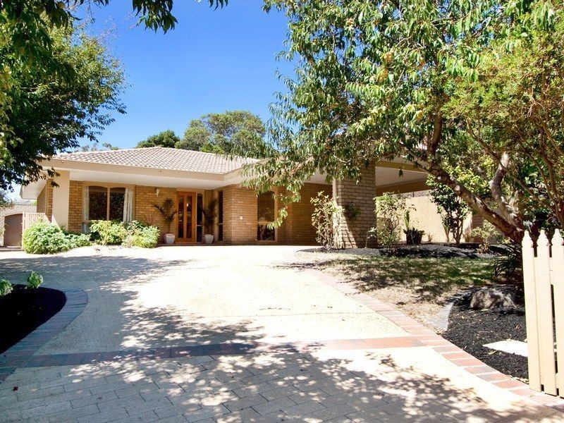 77 Rutland Avenue, Mount Eliza VIC 3930