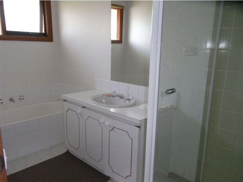 1/8 ROY COURT, Mount Eliza VIC 3930