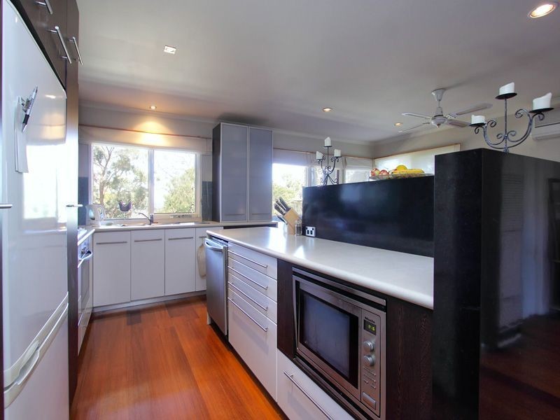 10 Bellevue Crescent, Mount Eliza VIC 3930