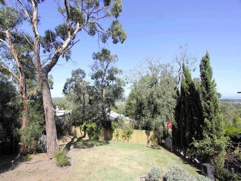 10 Bellevue Crescent, Mount Eliza VIC 3930