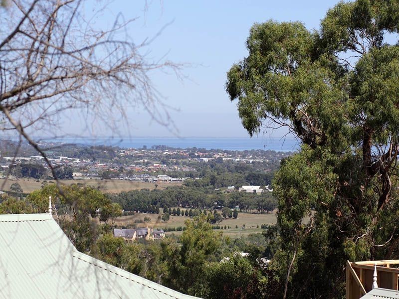 10 Bellevue Crescent, Mount Eliza VIC 3930