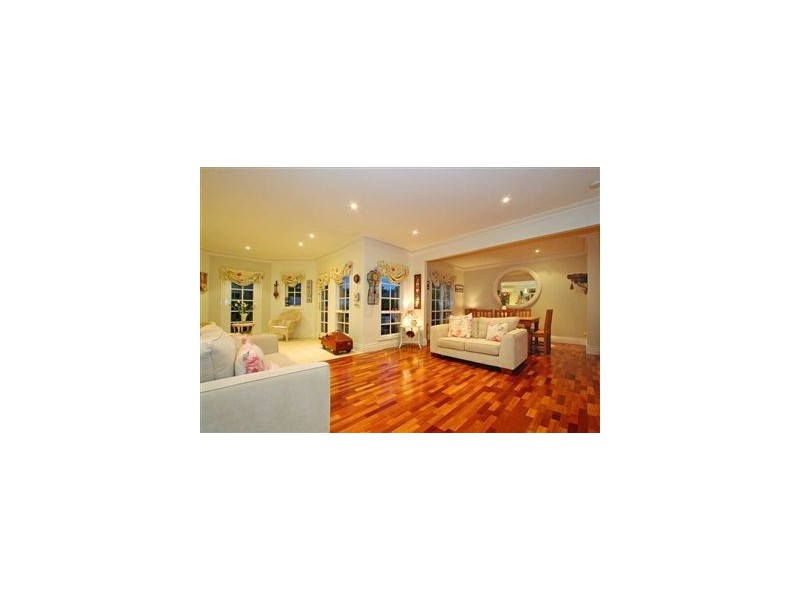 4 Marilla Close, Mount Eliza VIC 3930