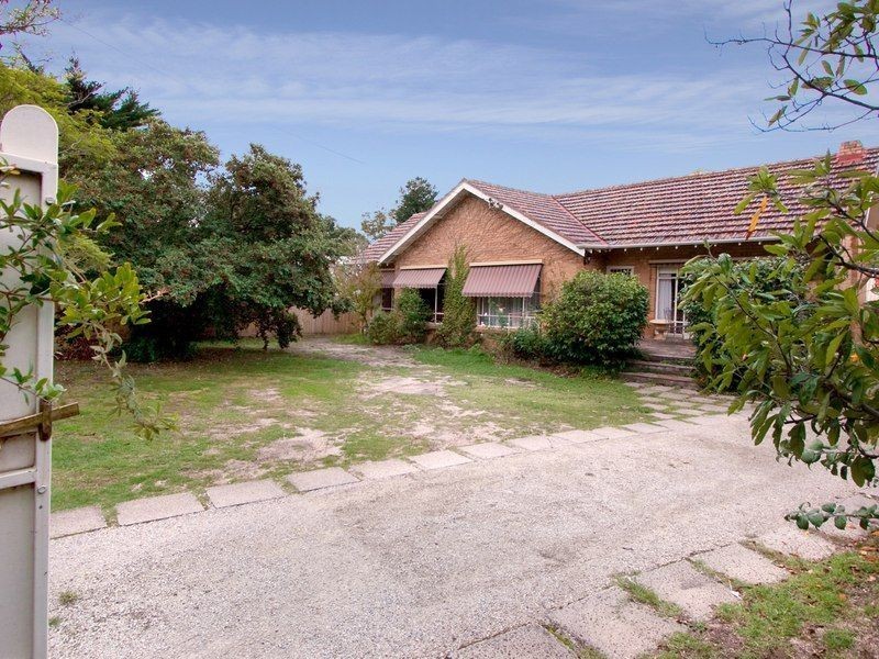 60 Old Mornington Road, Mount Eliza VIC 3930