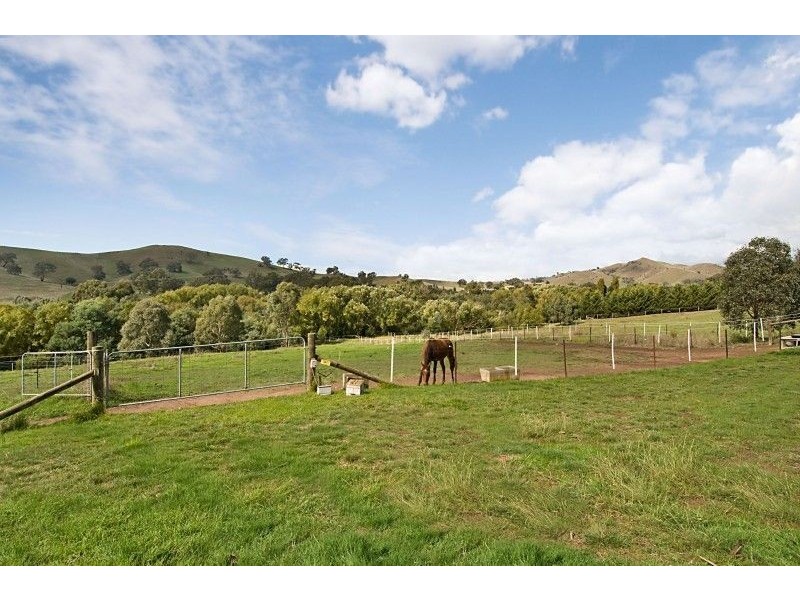 256 Dry Creek Road, Bonnie Doon VIC 3720