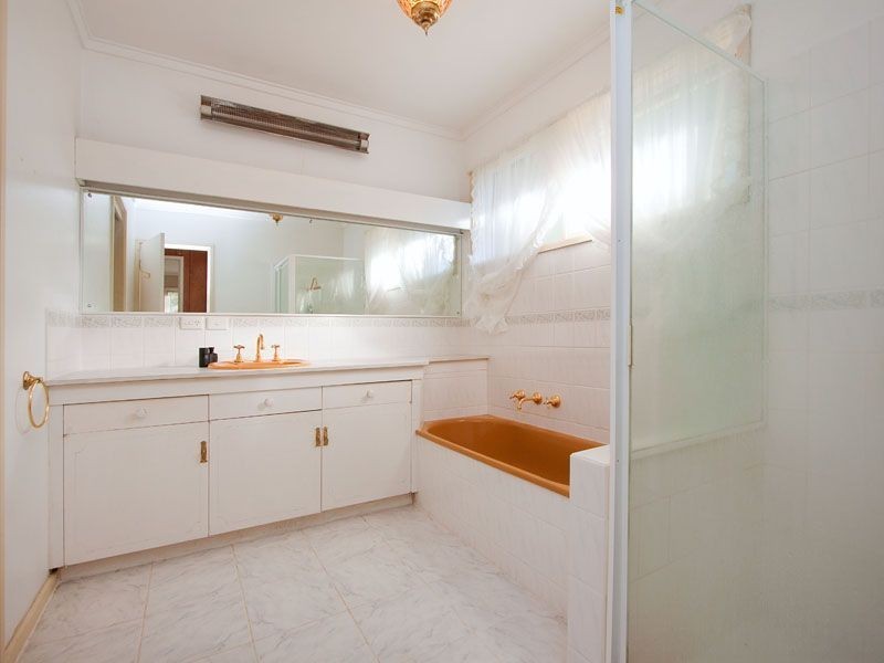 6 Camelot Court, Mount Eliza VIC 3930