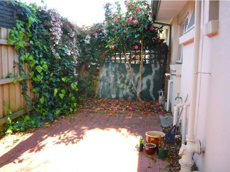 2/6 Coonara Avenue, Mount Eliza VIC 3930