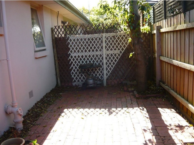 2/6 Coonara Avenue, Mount Eliza VIC 3930