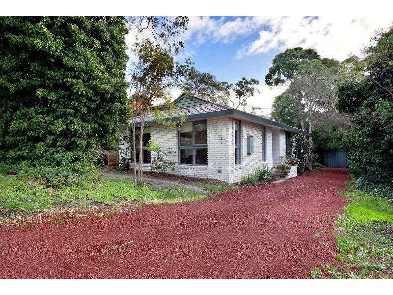 15 Davis Drive, Mount Eliza VIC 3930