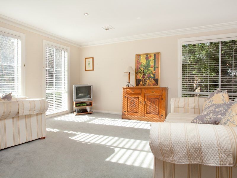18 Banool Crescent, Mount Eliza VIC 3930