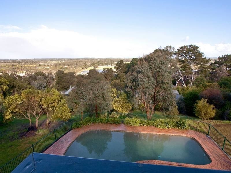 67 Two Bays Road, Mount Eliza VIC 3930