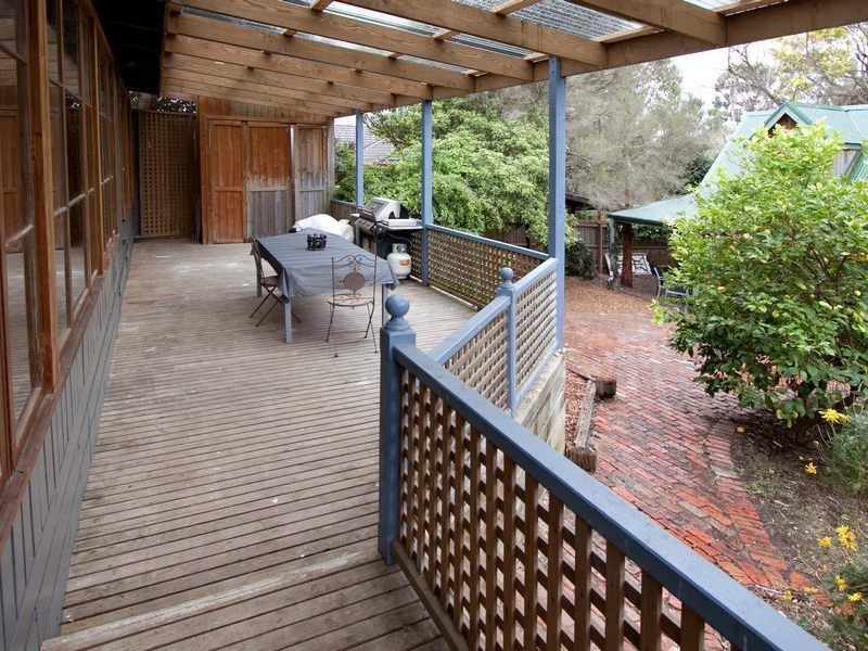 95 Koetong Parade, Mount Eliza VIC 3930
