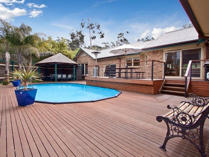 6 Eumeralla Grove, Mount Eliza VIC 3930