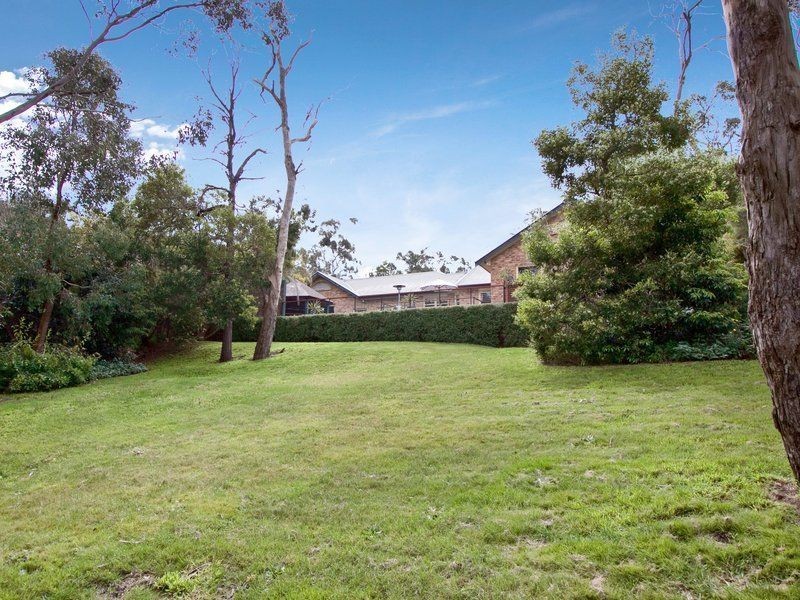 6 Eumeralla Grove, Mount Eliza VIC 3930