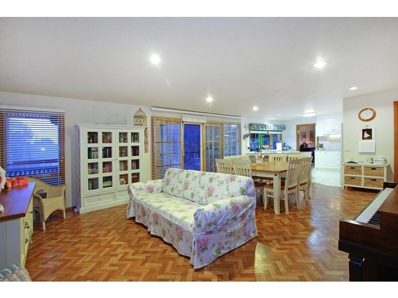 24 Kolora Crescent, Mount Eliza VIC 3930