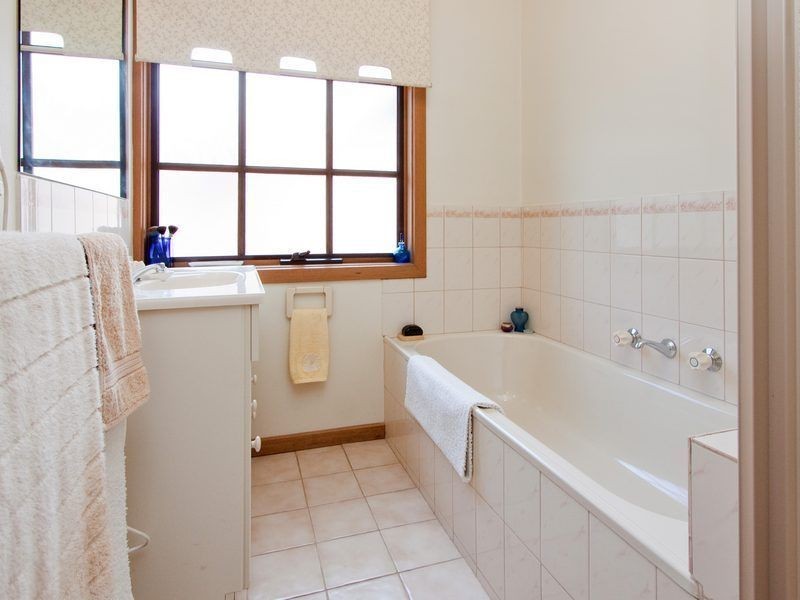 2/97 Fleetwood Crescent, Frankston South VIC 3199