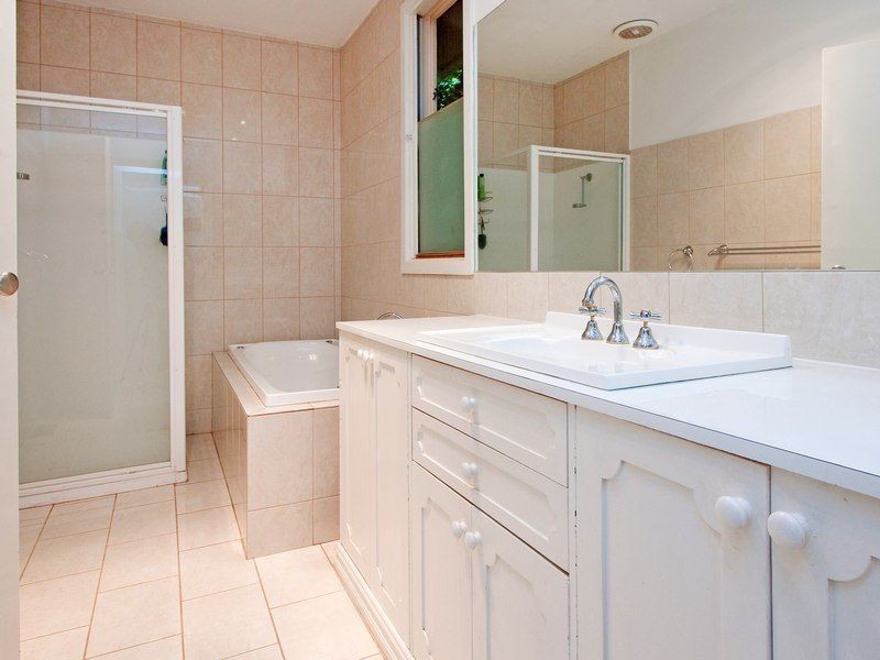 40 Canadian Bay Road, Mount Eliza VIC 3930