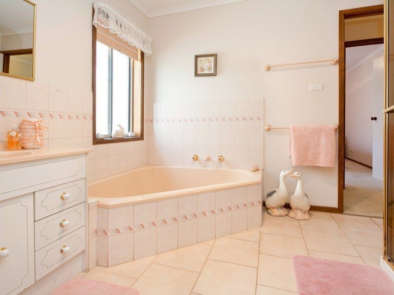 6 Ginnie Court, Mornington VIC 3931