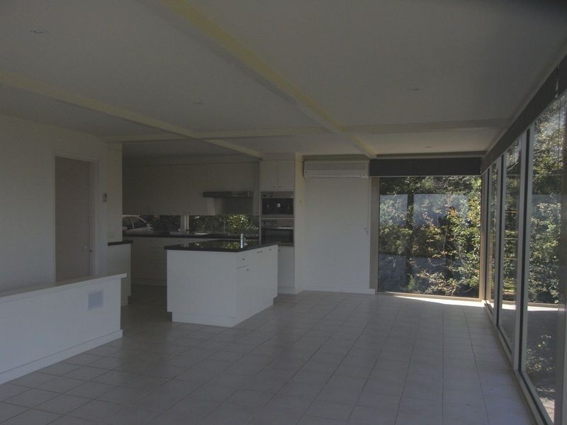 7 Woodland Avenue, Mount Eliza VIC 3930