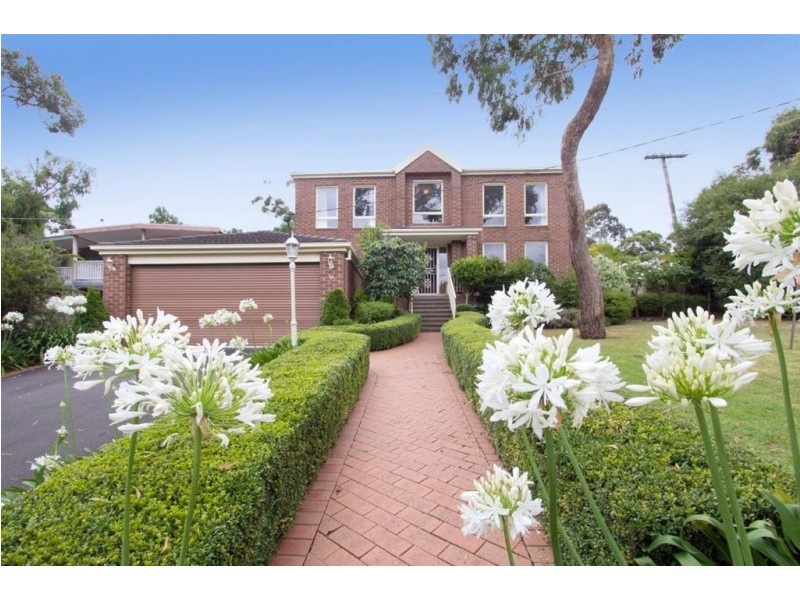 11 Quinns Parade, Mount Eliza VIC 3930