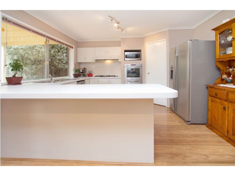 11 Quinns Parade, Mount Eliza VIC 3930