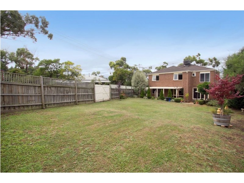 11 Quinns Parade, Mount Eliza VIC 3930
