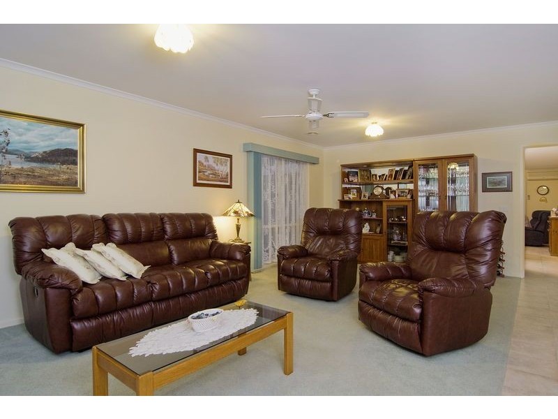 19 Hutchins Park Close, Mornington VIC 3931