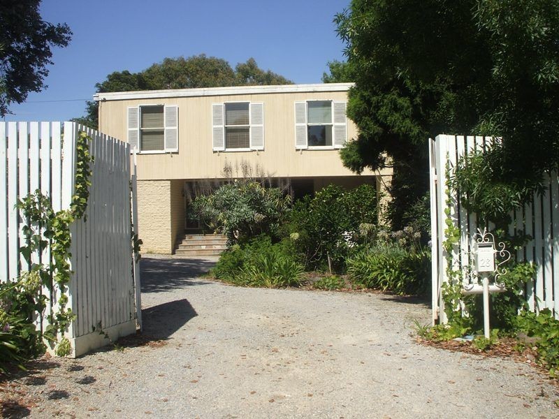 28 Roehampton Crescent, Mount Eliza VIC 3930