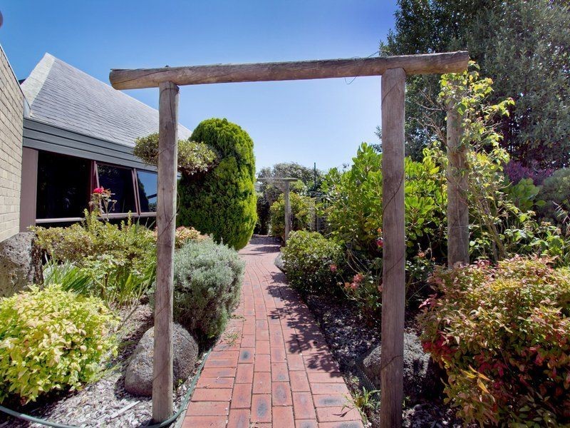 38 Roehampton Crescent, Mount Eliza VIC 3930