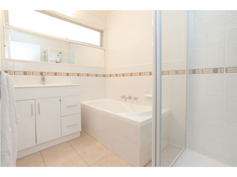 1/165 Mt Eliza Way, Mount Eliza VIC 3930