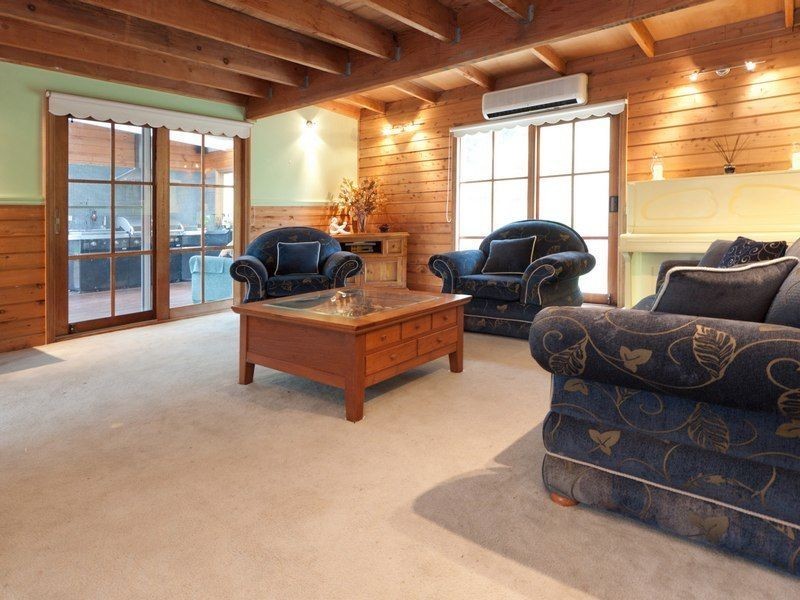 1 Claremont Street, Mount Eliza VIC 3930