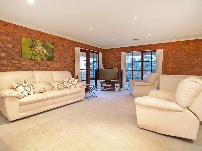 11 Brighton Crescent, Mount Eliza VIC 3930