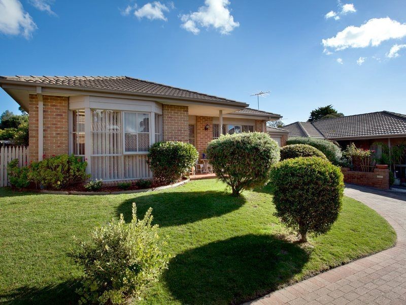 2/12 Seymour Avenue, Mount Eliza VIC 3930