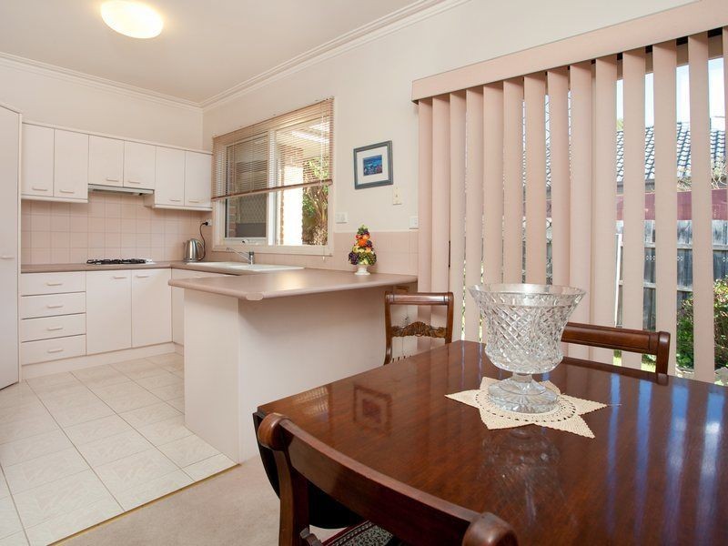 2/12 Seymour Avenue, Mount Eliza VIC 3930