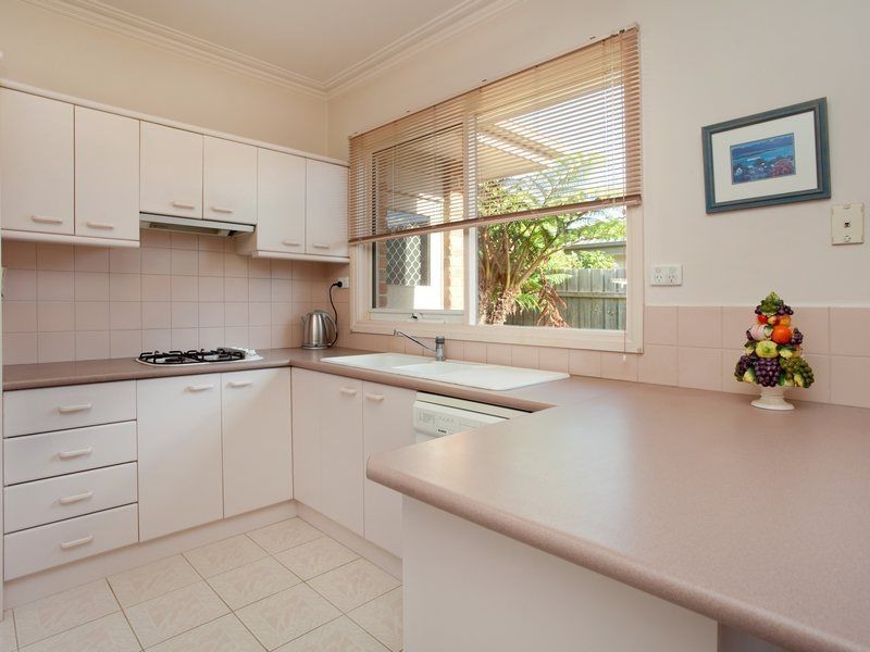 2/12 Seymour Avenue, Mount Eliza VIC 3930