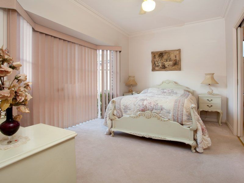2/12 Seymour Avenue, Mount Eliza VIC 3930
