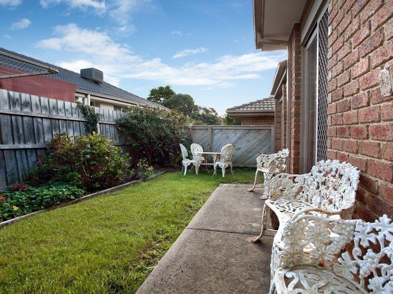 2/12 Seymour Avenue, Mount Eliza VIC 3930