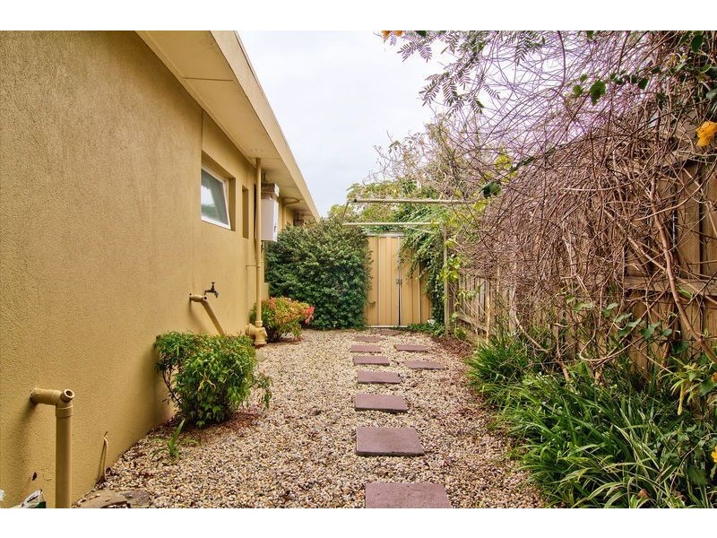 1/2 Radley Street, Mornington VIC 3931