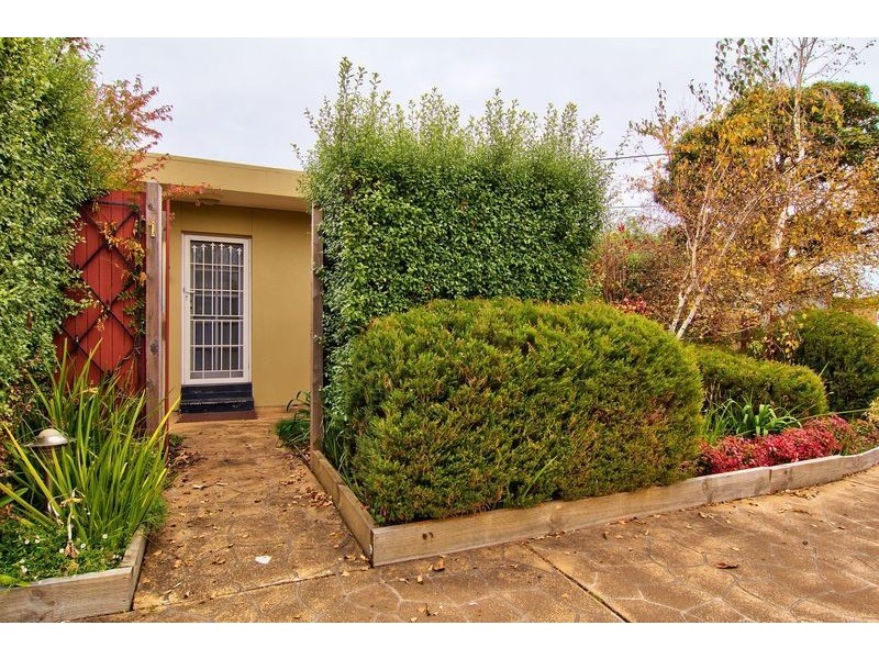1/2 Radley Street, Mornington VIC 3931
