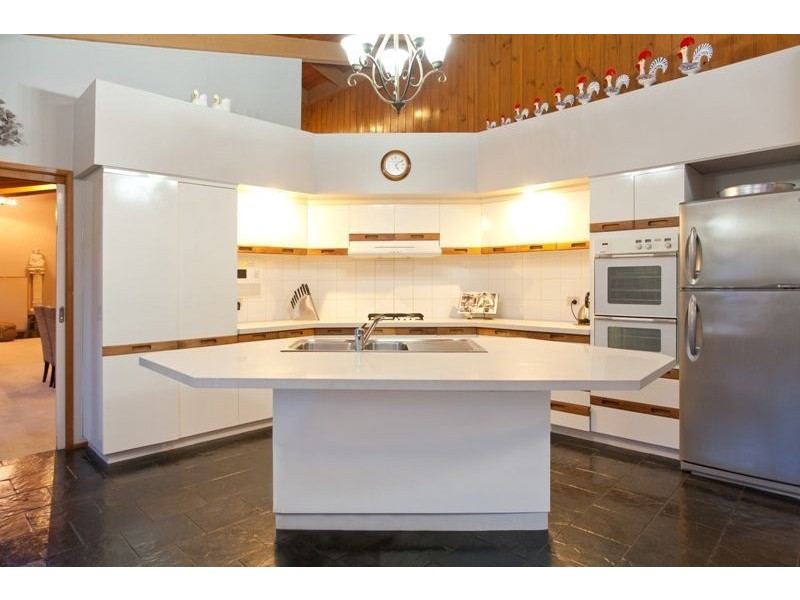 13 Brian Court, Mount Eliza VIC 3930