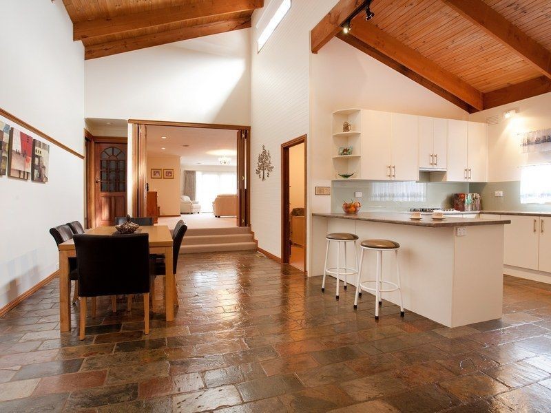 13 Rutland Avenue, Mount Eliza VIC 3930