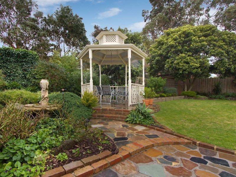 13 Rutland Avenue, Mount Eliza VIC 3930