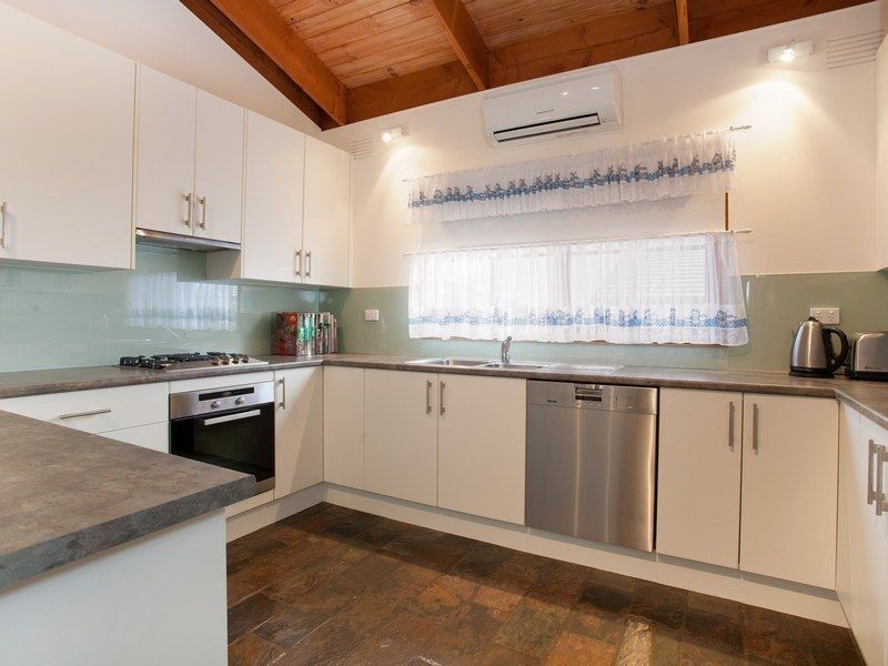 13 Rutland Avenue, Mount Eliza VIC 3930