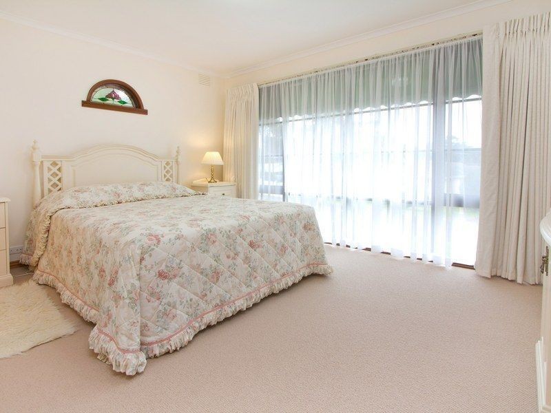 13 Rutland Avenue, Mount Eliza VIC 3930