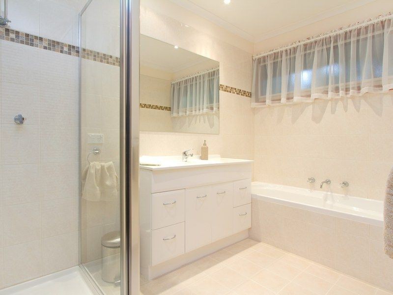 13 Rutland Avenue, Mount Eliza VIC 3930