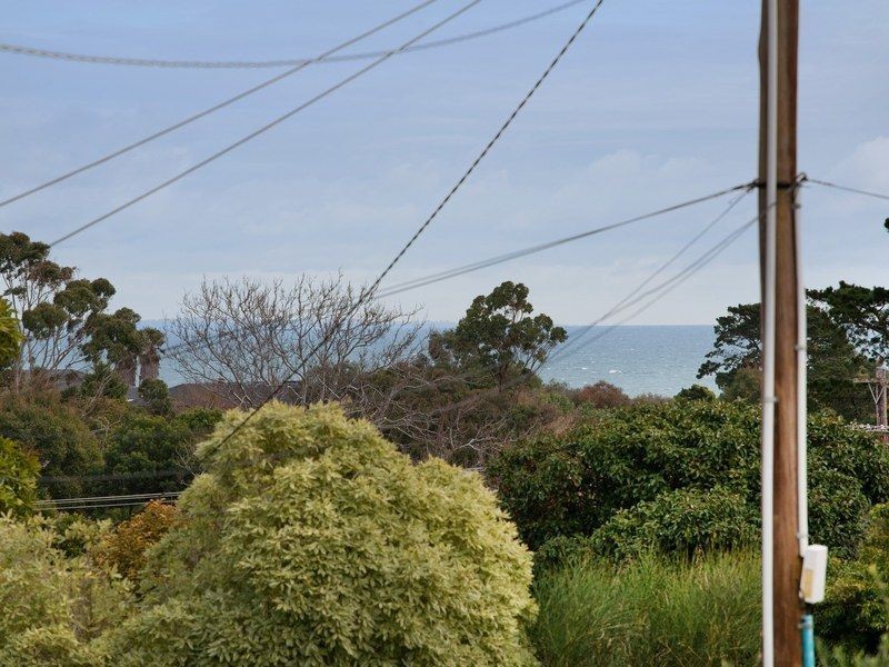 13 Rutland Avenue, Mount Eliza VIC 3930