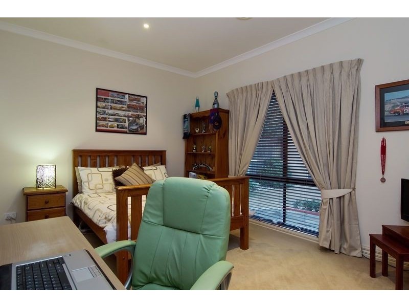 27 Coney Hurst Crescent, Mornington VIC 3931