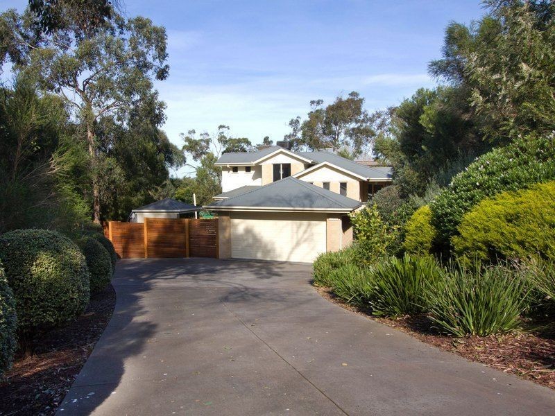 38 Eumeralla Grove, Mount Eliza VIC 3930