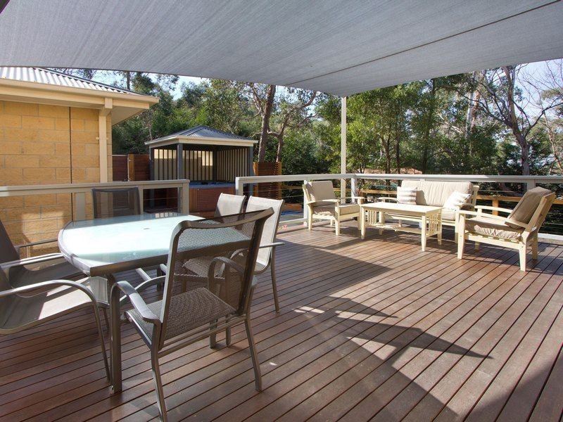 38 Eumeralla Grove, Mount Eliza VIC 3930