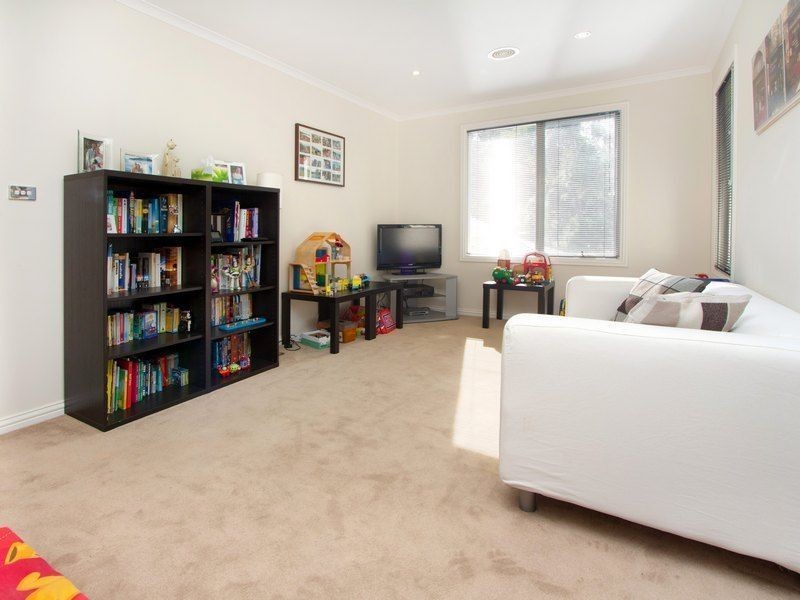 38 Eumeralla Grove, Mount Eliza VIC 3930