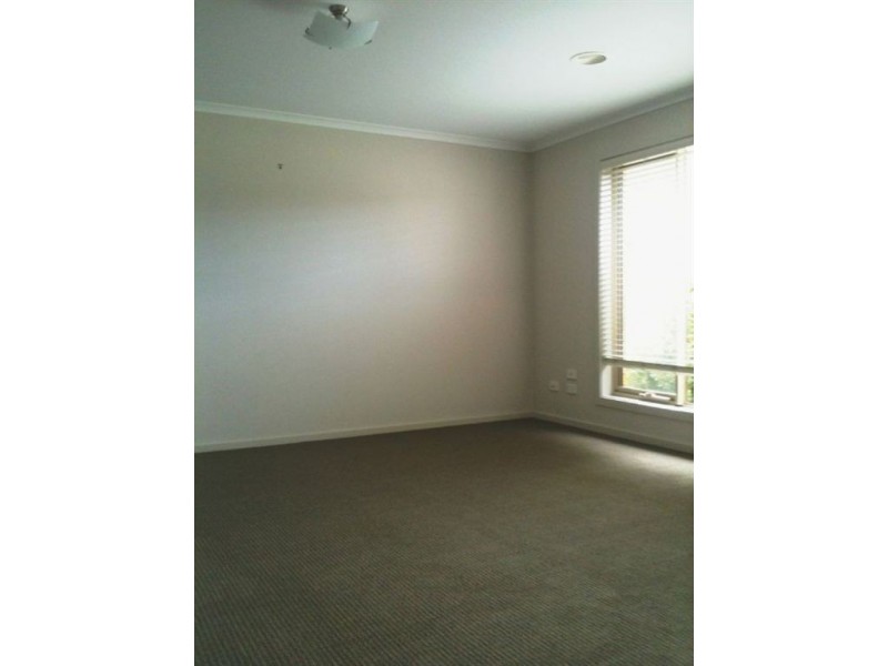 16 Kingsford Smith Court, Sandhurst, Sandhurst VIC 3977